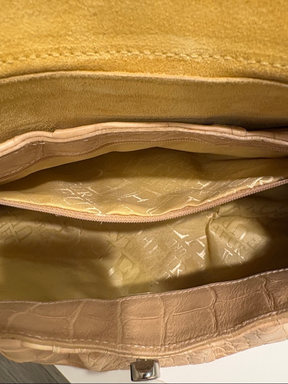 Like New Furla leather purse - Picture 3 of 6